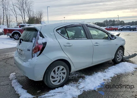 2015 Toyota Prius C z USA, uszkodzony, nr VIN JTDKDTB3XF1586411